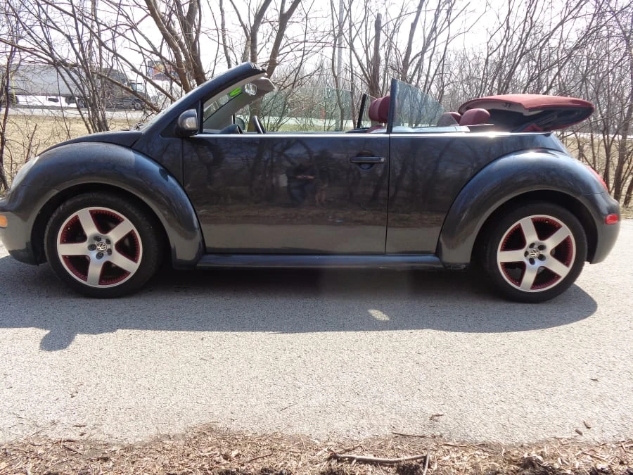 2005 Volkswagen New Beetle - Image 2 of 5