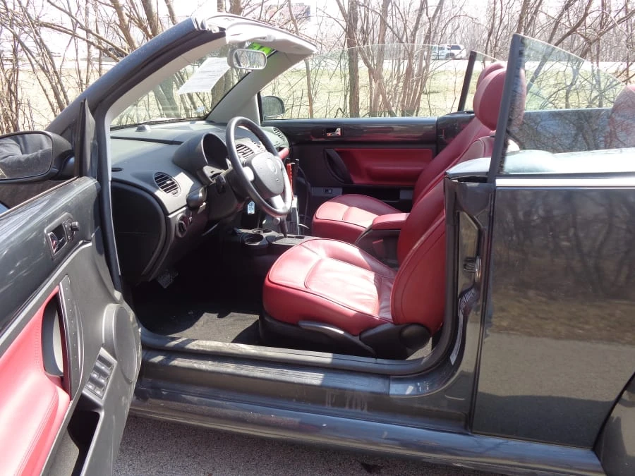 2005 Volkswagen New Beetle - Image 4 of 5
