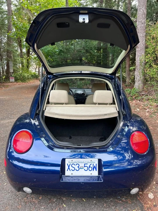2005 Volkswagen New Beetle - Image 5 of 10
