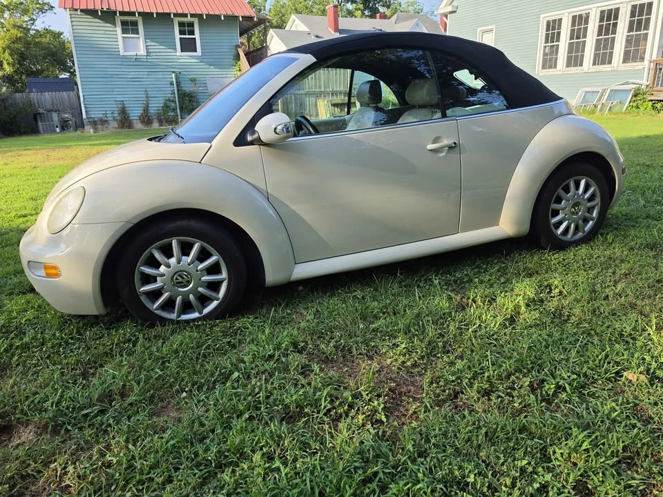 2005 Volkswagen New Beetle - Image 6 of 7
