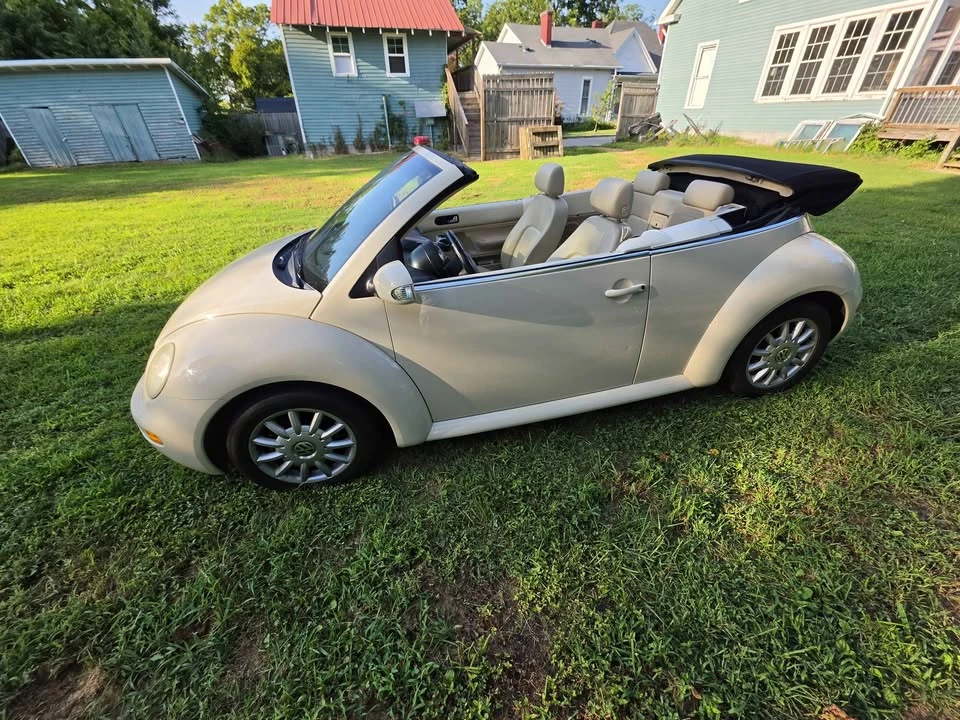 2005 Volkswagen New Beetle - Image 4 of 7