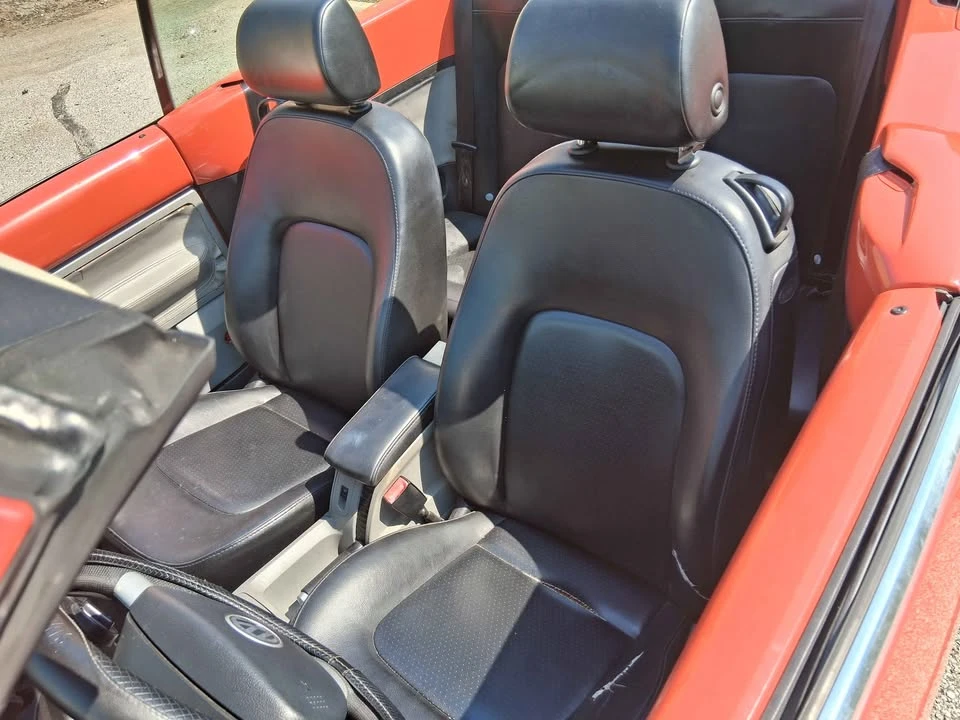 2005 Volkswagen New Beetle - Image 9 of 12