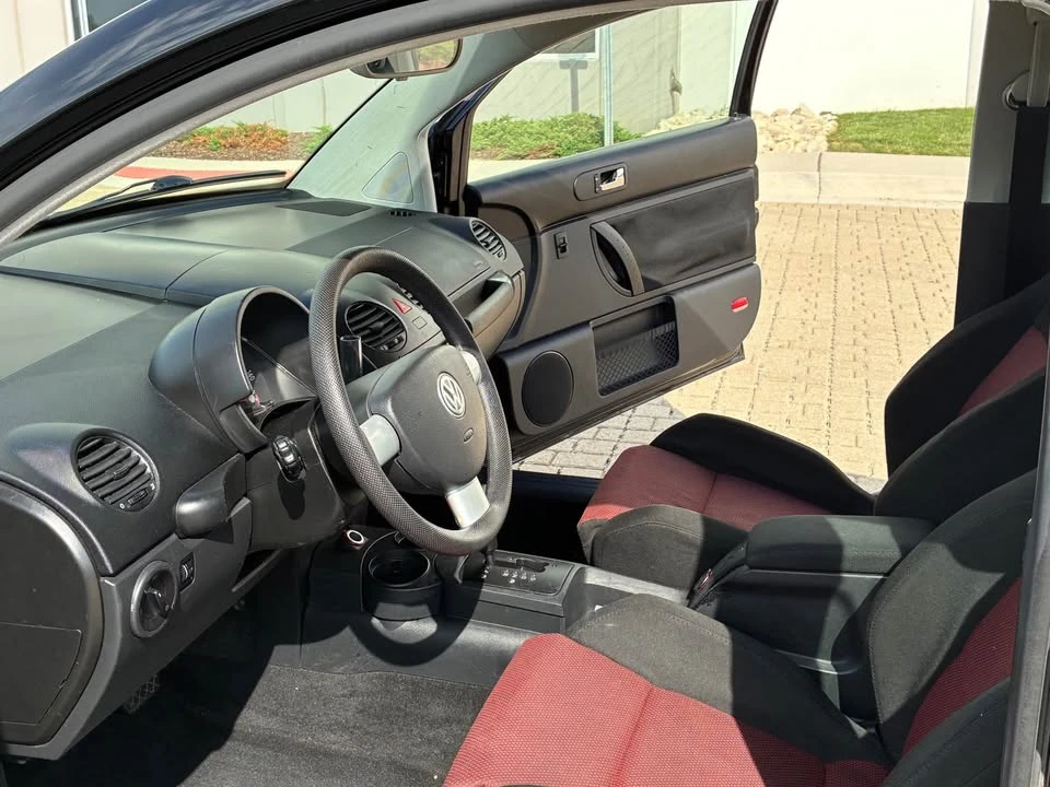 2005 Volkswagen New Beetle - Image 10 of 13