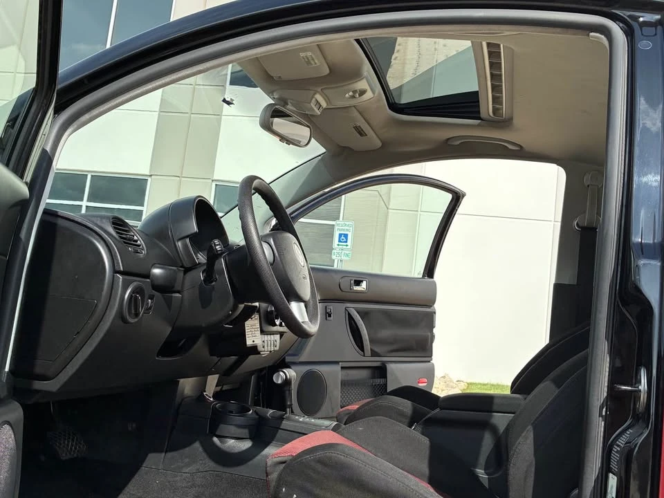2005 Volkswagen New Beetle - Image 12 of 13