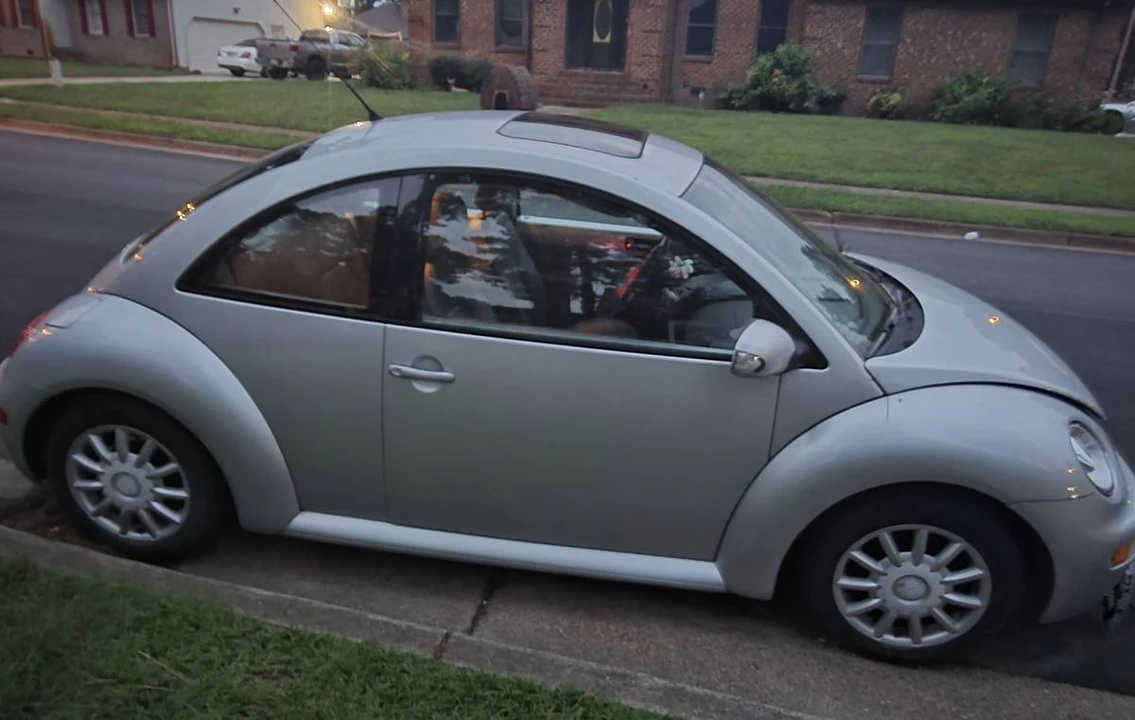2005 Volkswagen New Beetle - Image 3 of 9