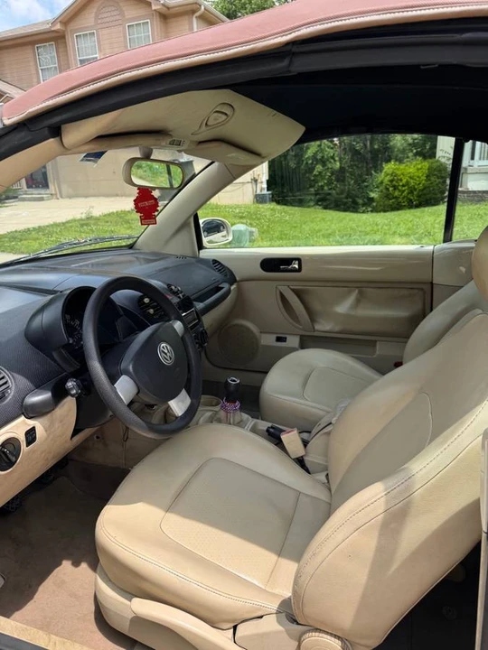 2005 Volkswagen New Beetle - Image 5 of 13