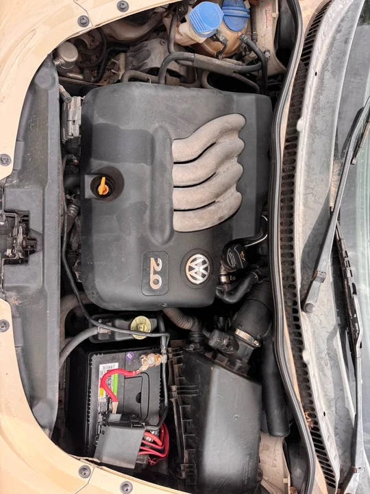 2005 Volkswagen New Beetle - Image 12 of 13