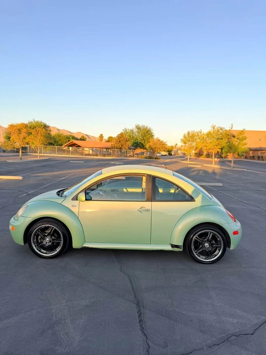2005 Volkswagen New Beetle - Image 4 of 10