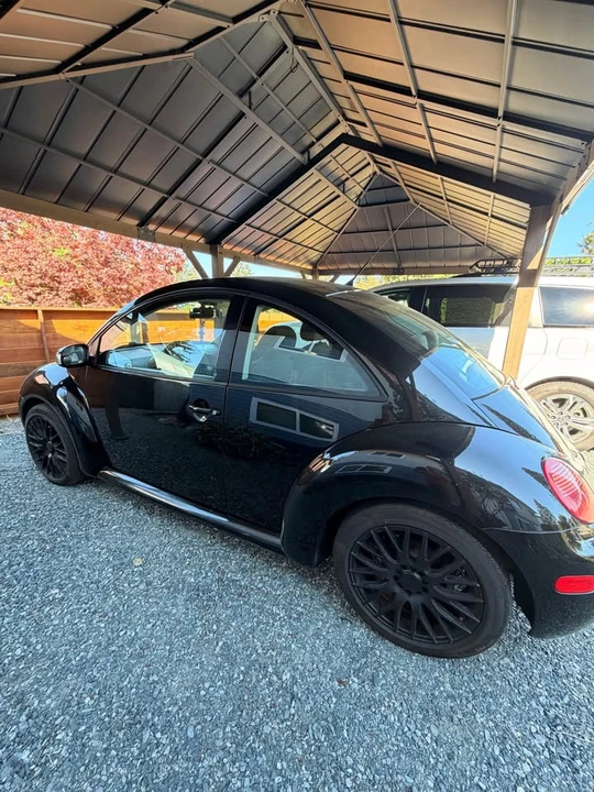 2005 Volkswagen New Beetle - Image 2 of 6