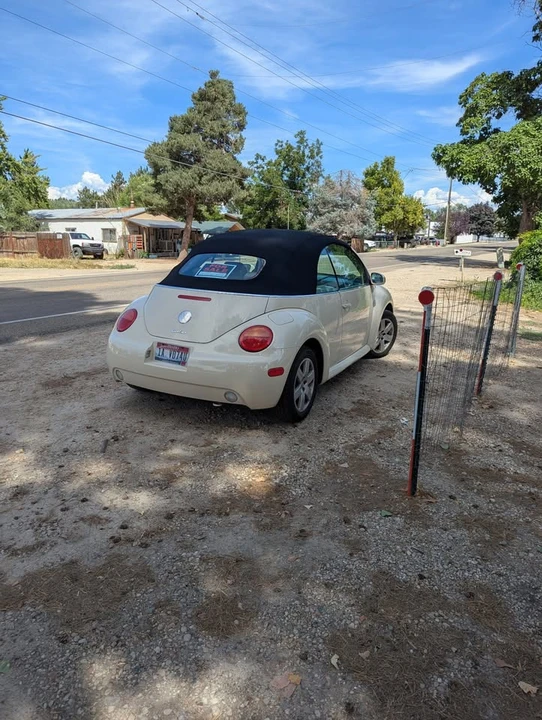 2005 Volkswagen New Beetle - Image 2 of 7