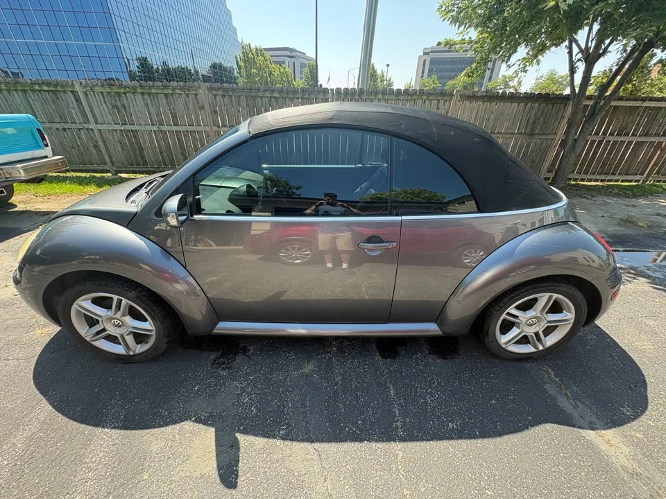 2005 Volkswagen New Beetle - Image 7 of 13