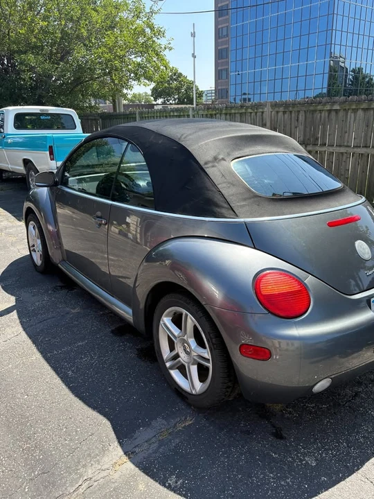 2005 Volkswagen New Beetle - Image 2 of 13