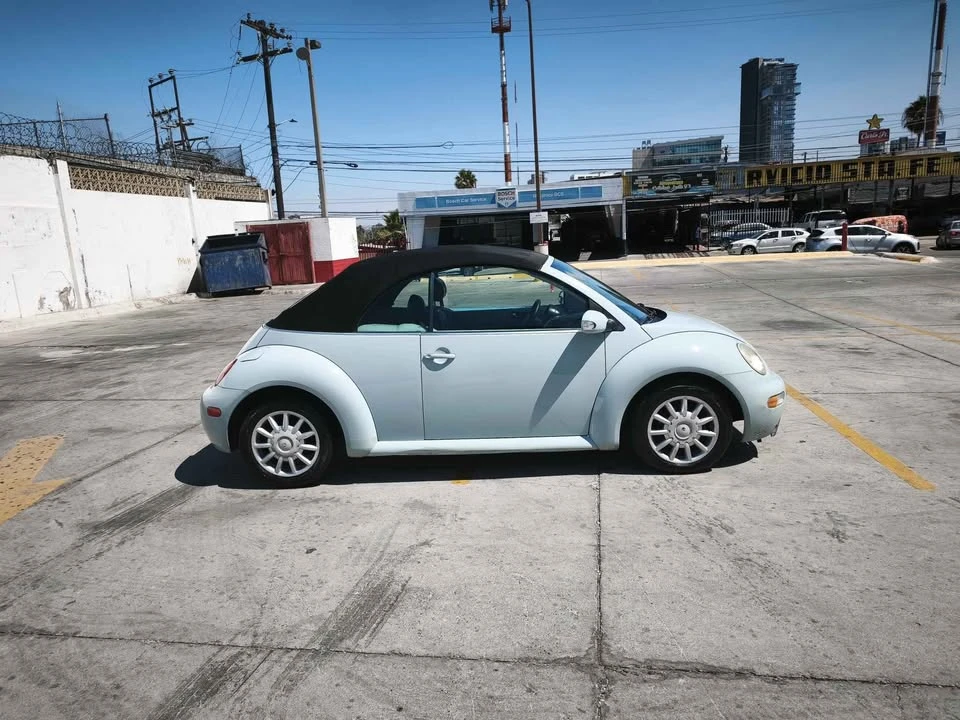 2005 Volkswagen New Beetle - Image 4 of 16