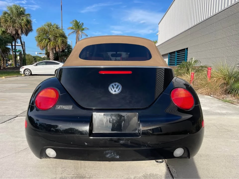 2005 Volkswagen New Beetle - Image 2 of 7