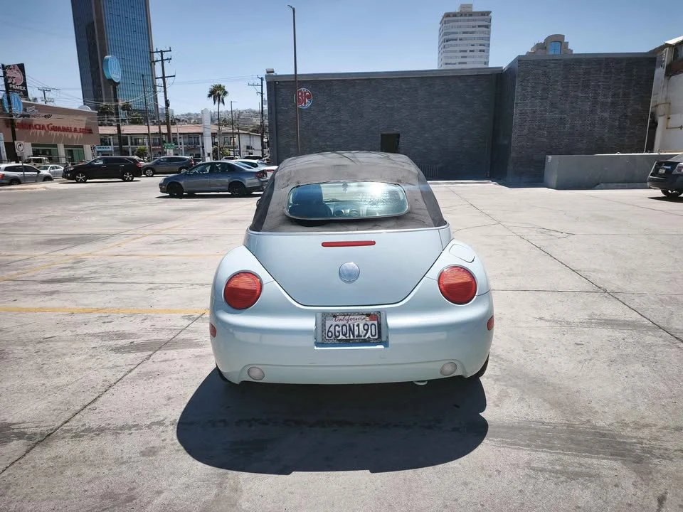 2005 Volkswagen New Beetle - Image 6 of 16
