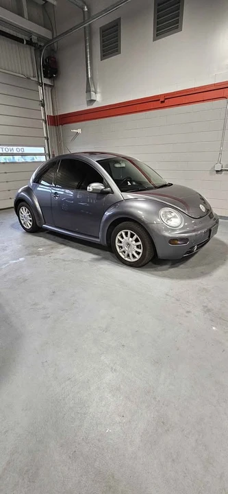 2005 Volkswagen New Beetle - Image 2 of 6