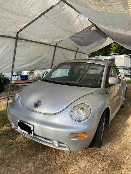 2005 Volkswagen New Beetle - Image 2 of 3