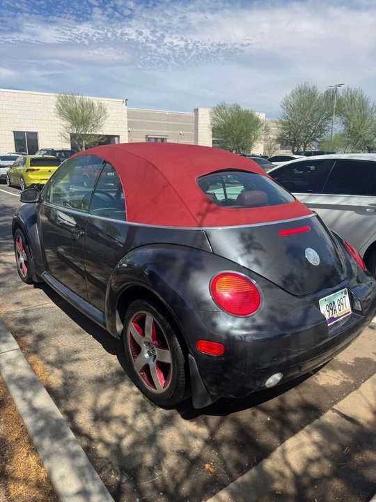 2005 Volkswagen New Beetle - Image 3 of 7