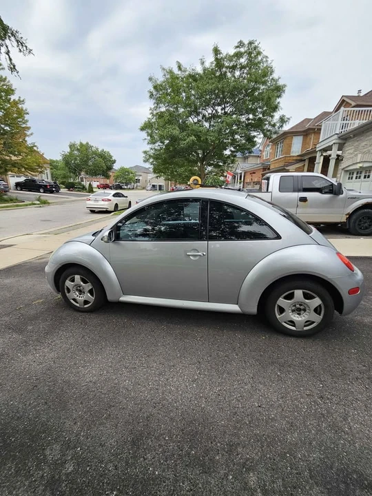 2005 Volkswagen New Beetle - Image 8 of 9