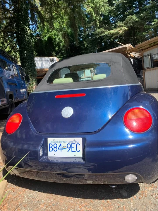 2005 Volkswagen New Beetle - Image 6 of 10