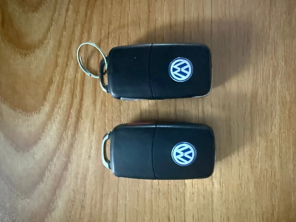 2005 Volkswagen New Beetle - Image 4 of 8