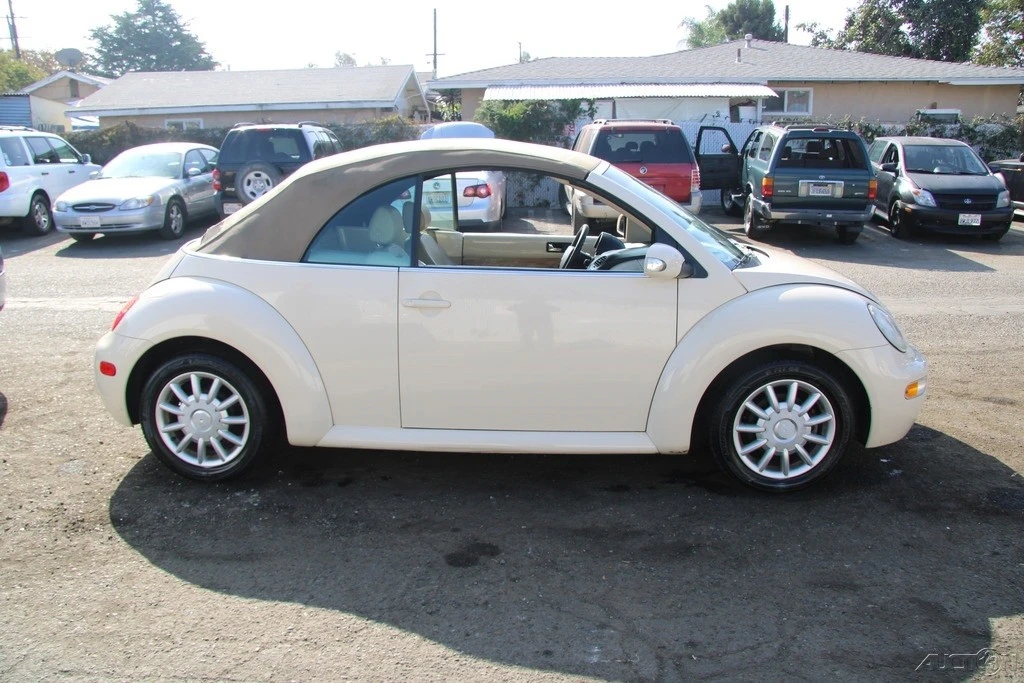 2005 Volkswagen New Beetle - Image 8 of 21