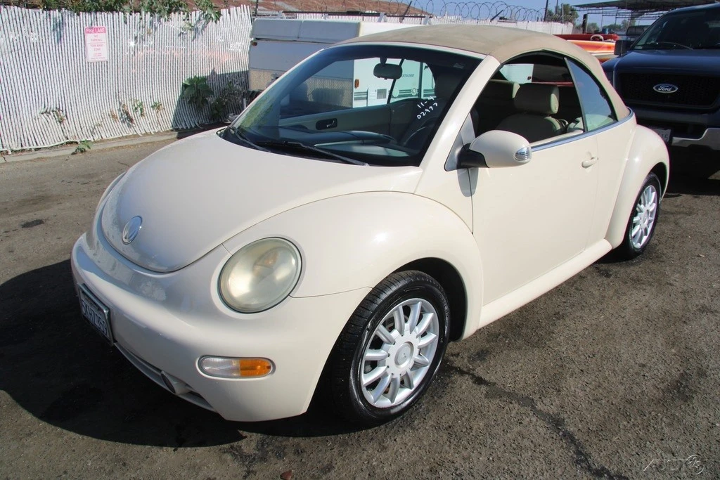 2005 Volkswagen New Beetle - Image 2 of 21