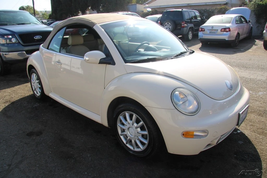 2005 Volkswagen New Beetle - Image 9 of 21