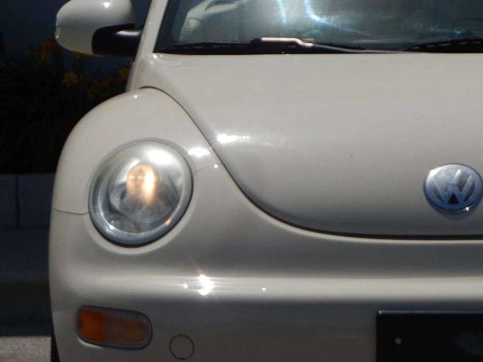 2005 Volkswagen New Beetle - Image 9 of 12