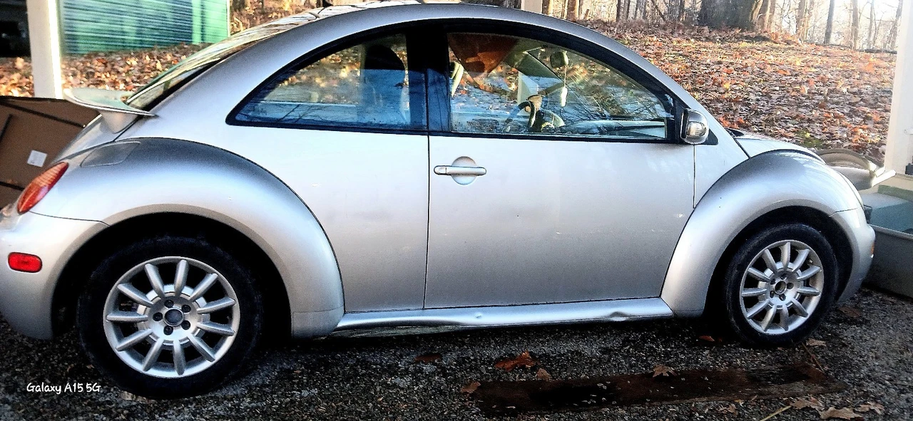 2005 Volkswagen New Beetle - Image 3 of 7