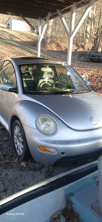 2005 Volkswagen New Beetle - Image 4 of 7