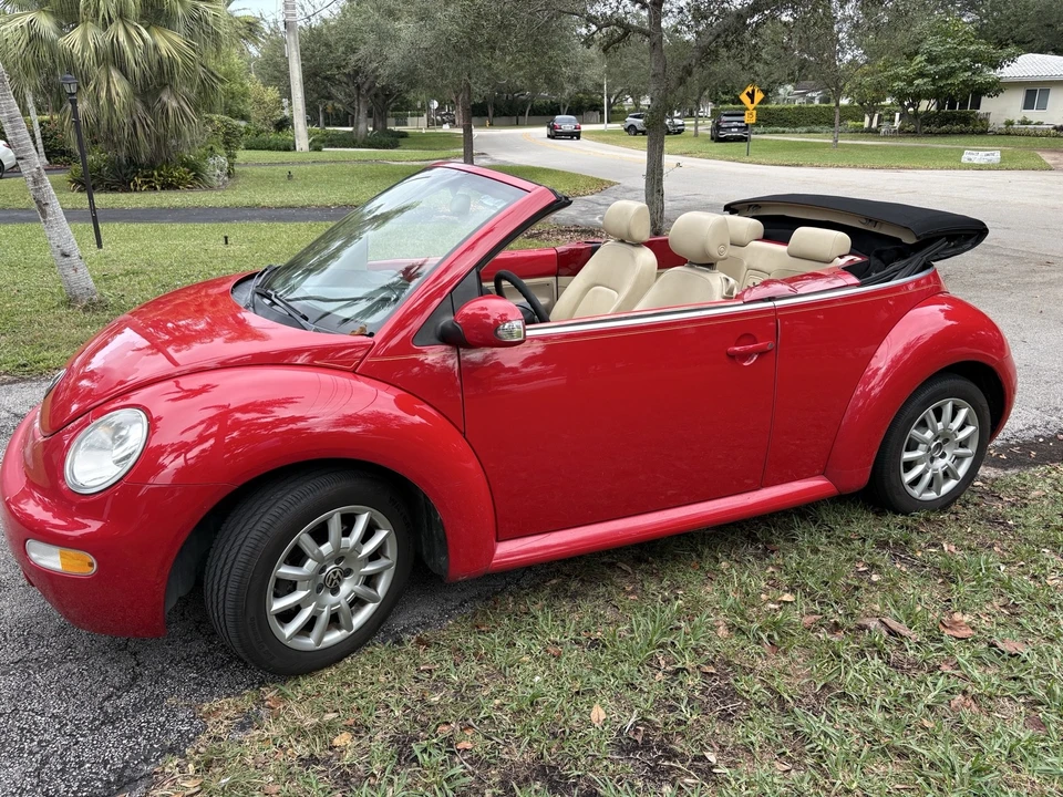 2005 Volkswagen New Beetle - Image 5 of 17