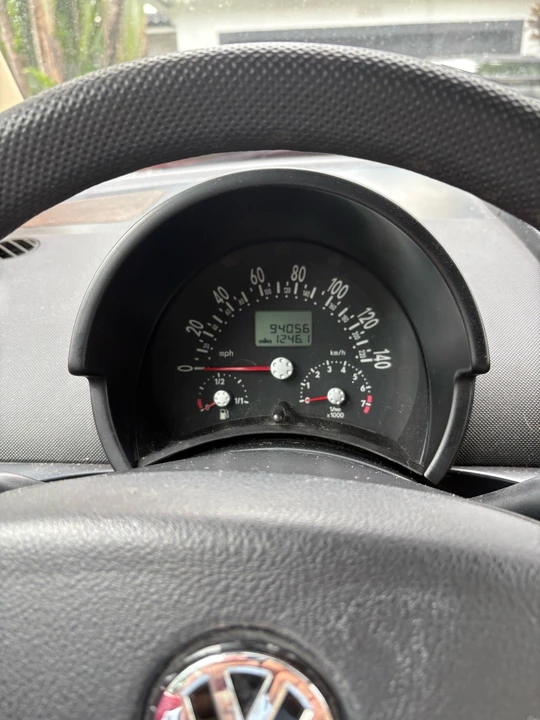 2005 Volkswagen New Beetle - Image 16 of 17