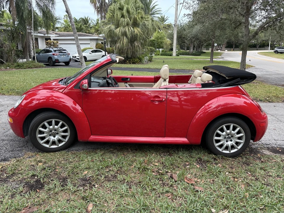 2005 Volkswagen New Beetle - Image 6 of 17