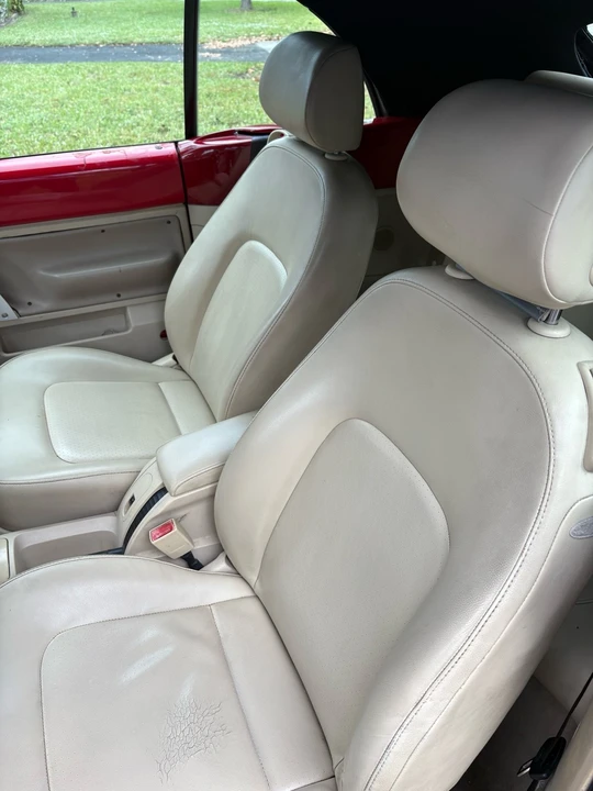2005 Volkswagen New Beetle - Image 13 of 17