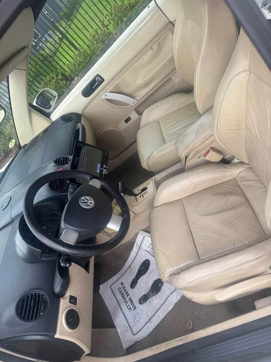 2005 Volkswagen New Beetle - Image 10 of 11