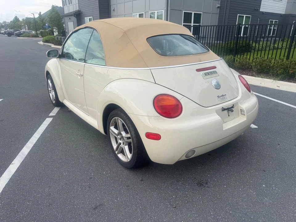 2005 Volkswagen New Beetle - Image 4 of 11