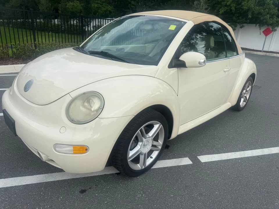 2005 Volkswagen New Beetle - Image 2 of 11