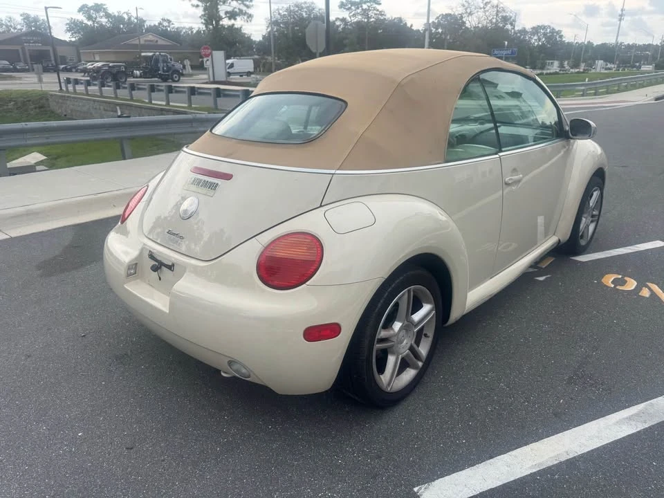 2005 Volkswagen New Beetle - Image 5 of 11
