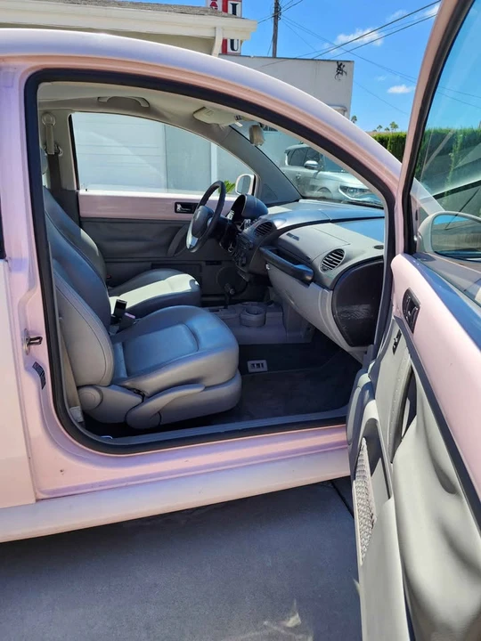 2005 Volkswagen New Beetle - Image 6 of 12