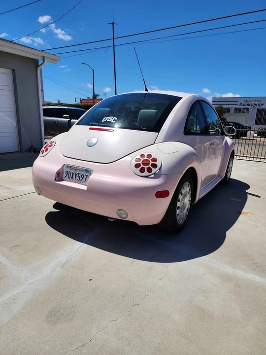 2005 Volkswagen New Beetle - Image 2 of 12