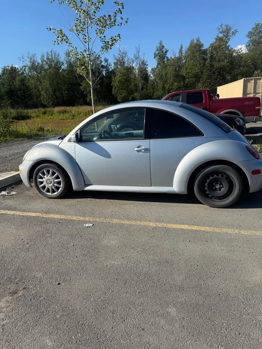2005 Volkswagen New Beetle - Image 3 of 4