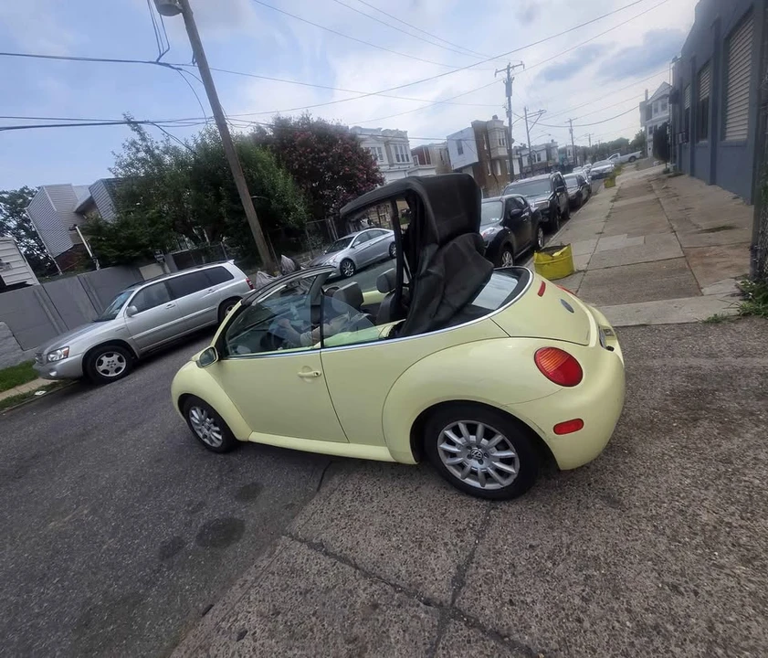 2005 Volkswagen New Beetle - Image 7 of 14