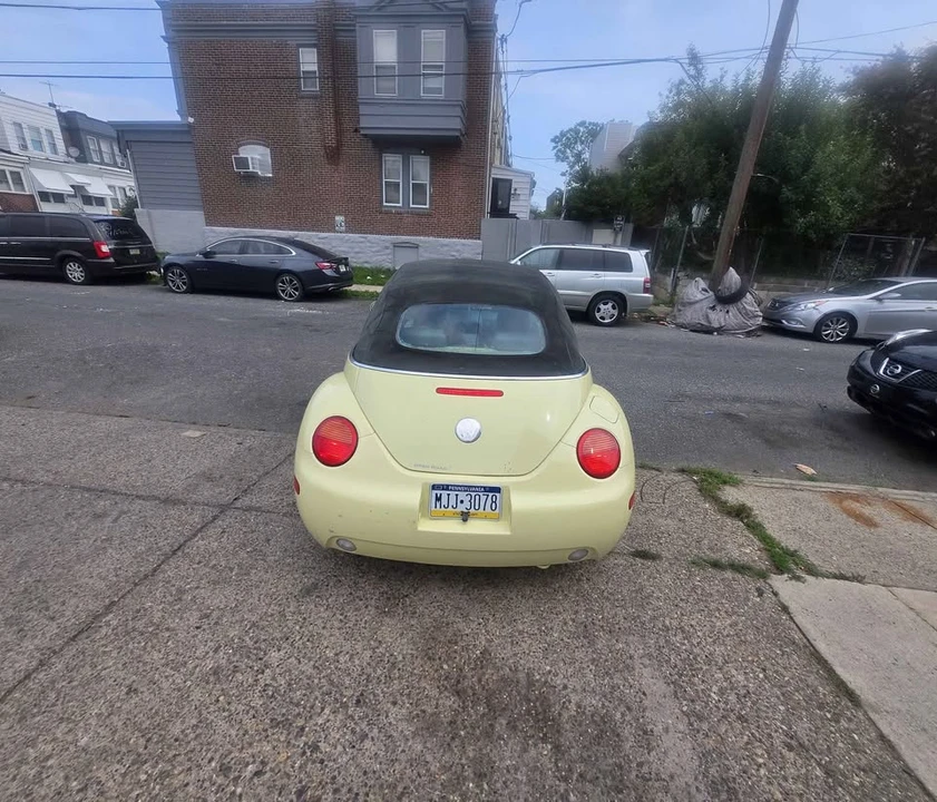 2005 Volkswagen New Beetle - Image 2 of 14