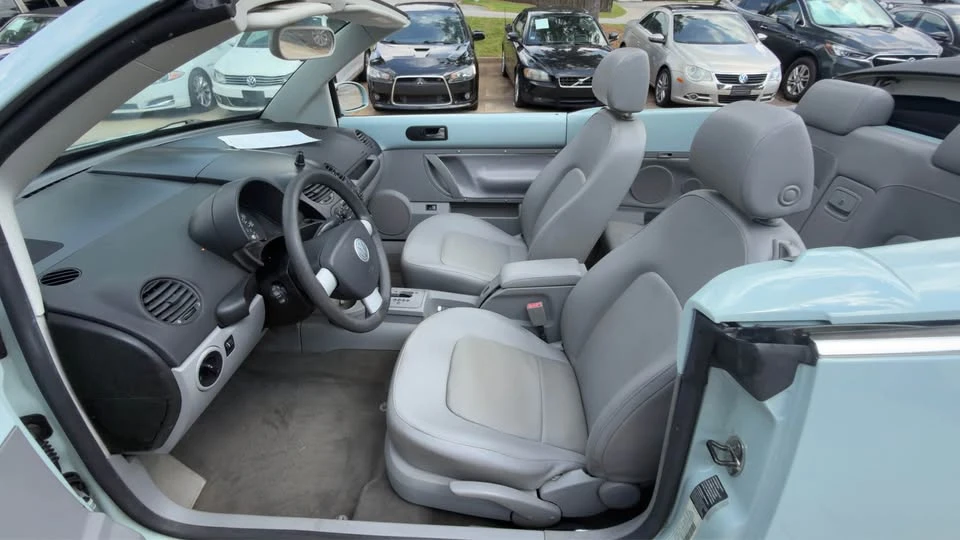 2005 Volkswagen New Beetle - Image 8 of 19