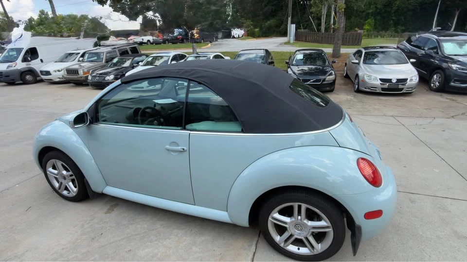 2005 Volkswagen New Beetle - Image 18 of 19