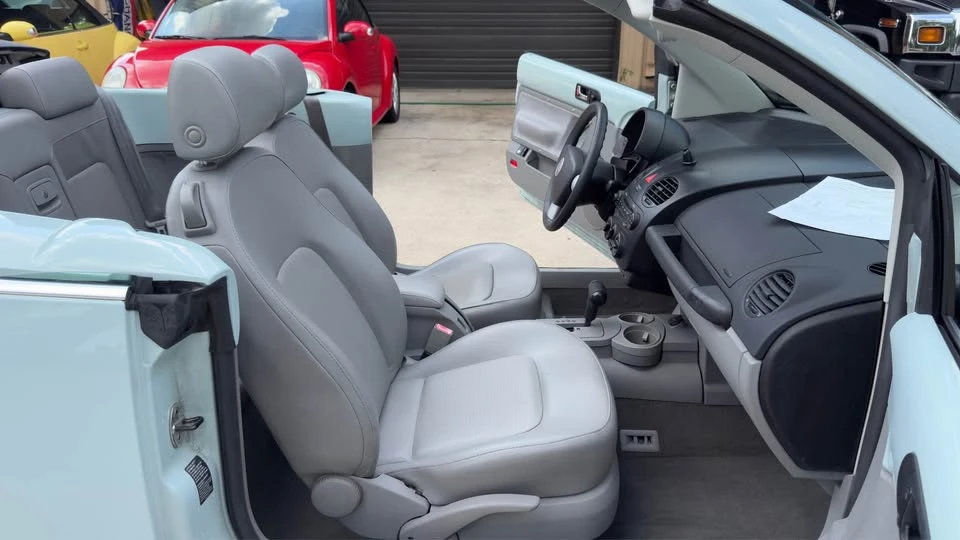 2005 Volkswagen New Beetle - Image 10 of 19