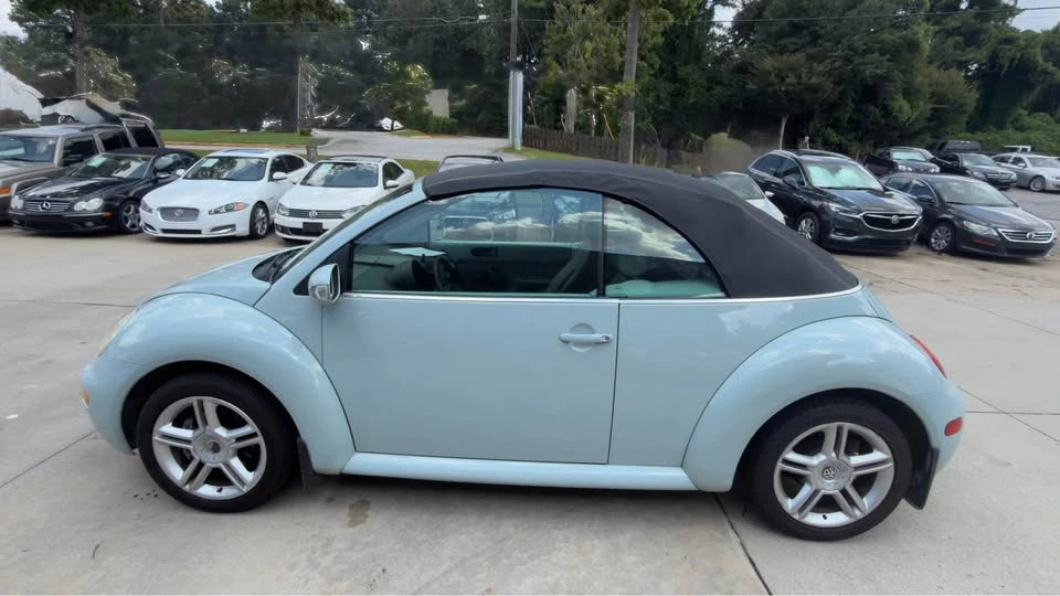 2005 Volkswagen New Beetle - Image 13 of 19