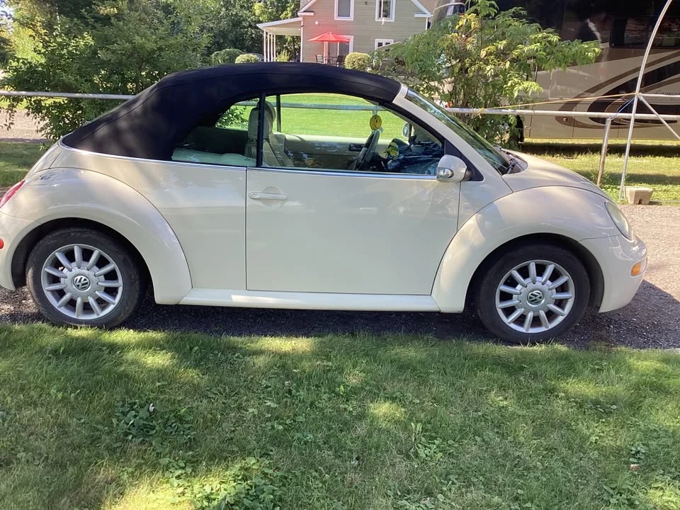 2005 Volkswagen New Beetle - Image 2 of 7