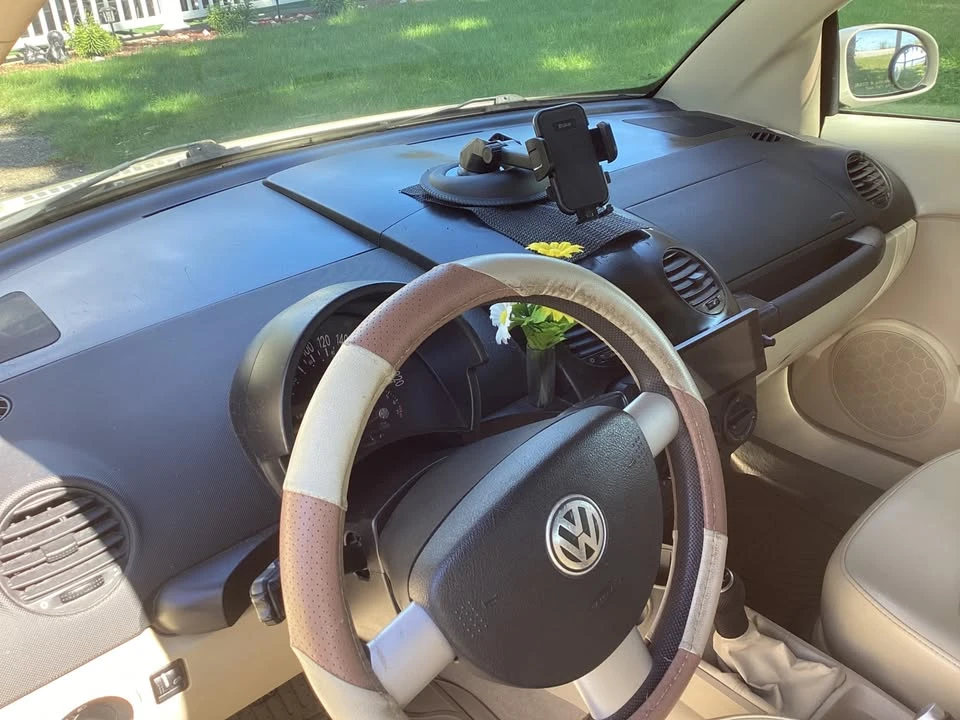 2005 Volkswagen New Beetle - Image 5 of 7